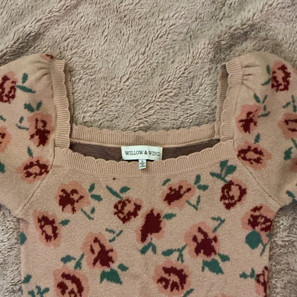 Willow & Wind Tops - Willow & Wind Floral Knit Top Sz. S